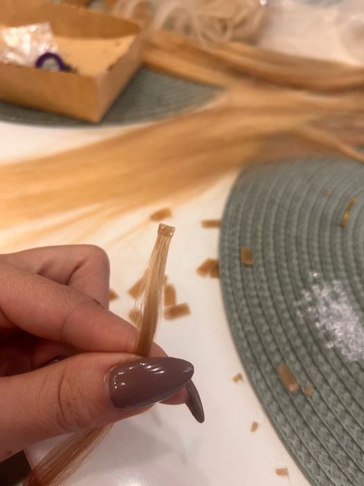 Нарощення волосся Ужгород від 1.500 гривень.