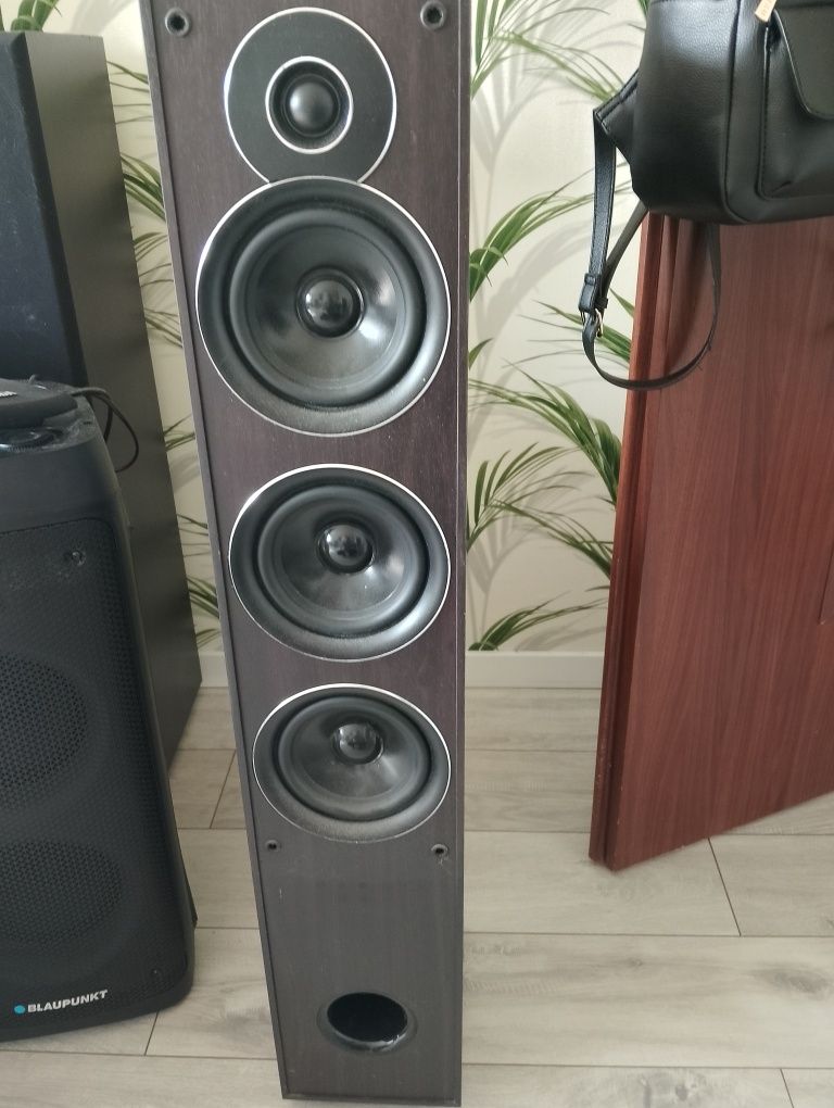 Amplituner Pioneer oraz dwie kolumny koda