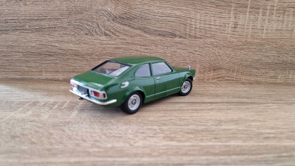 Toyota Corolla T27 levin 1:24