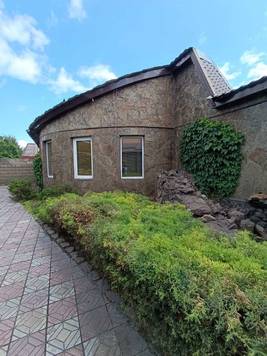 Продам дом в самом центре города . Rn