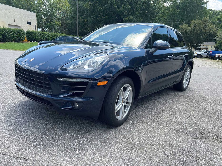Porsche Macan      2018