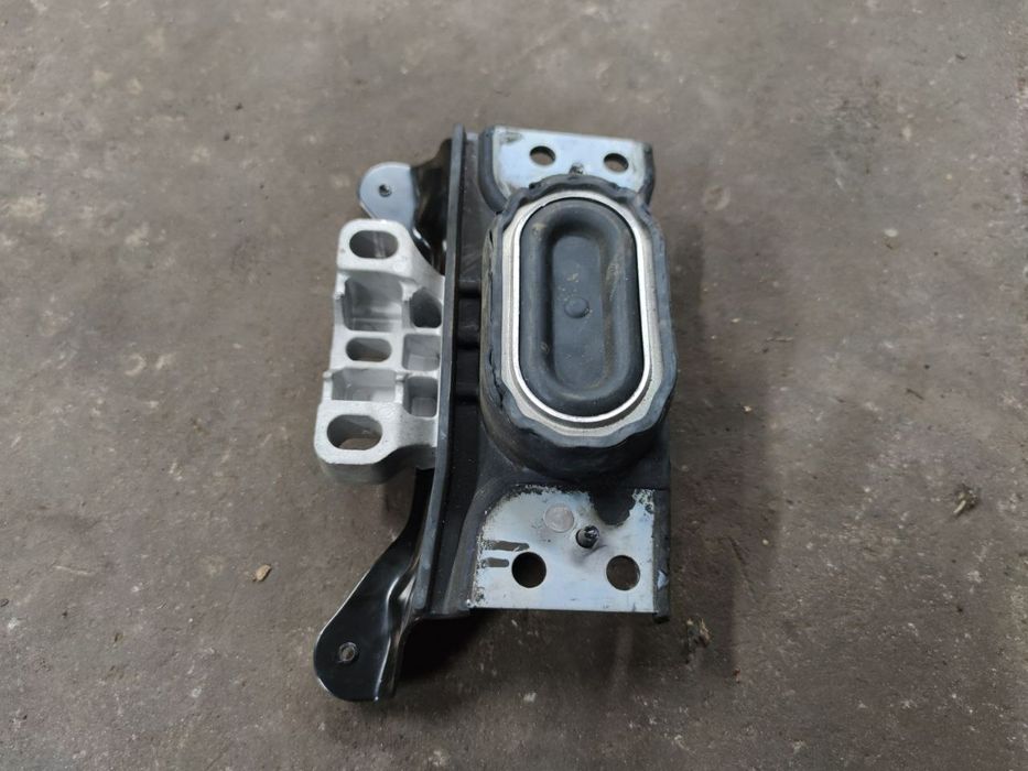 Подушка Опора КПП Passat B8 2.0 TDI DSG 5Q0199555R B18516