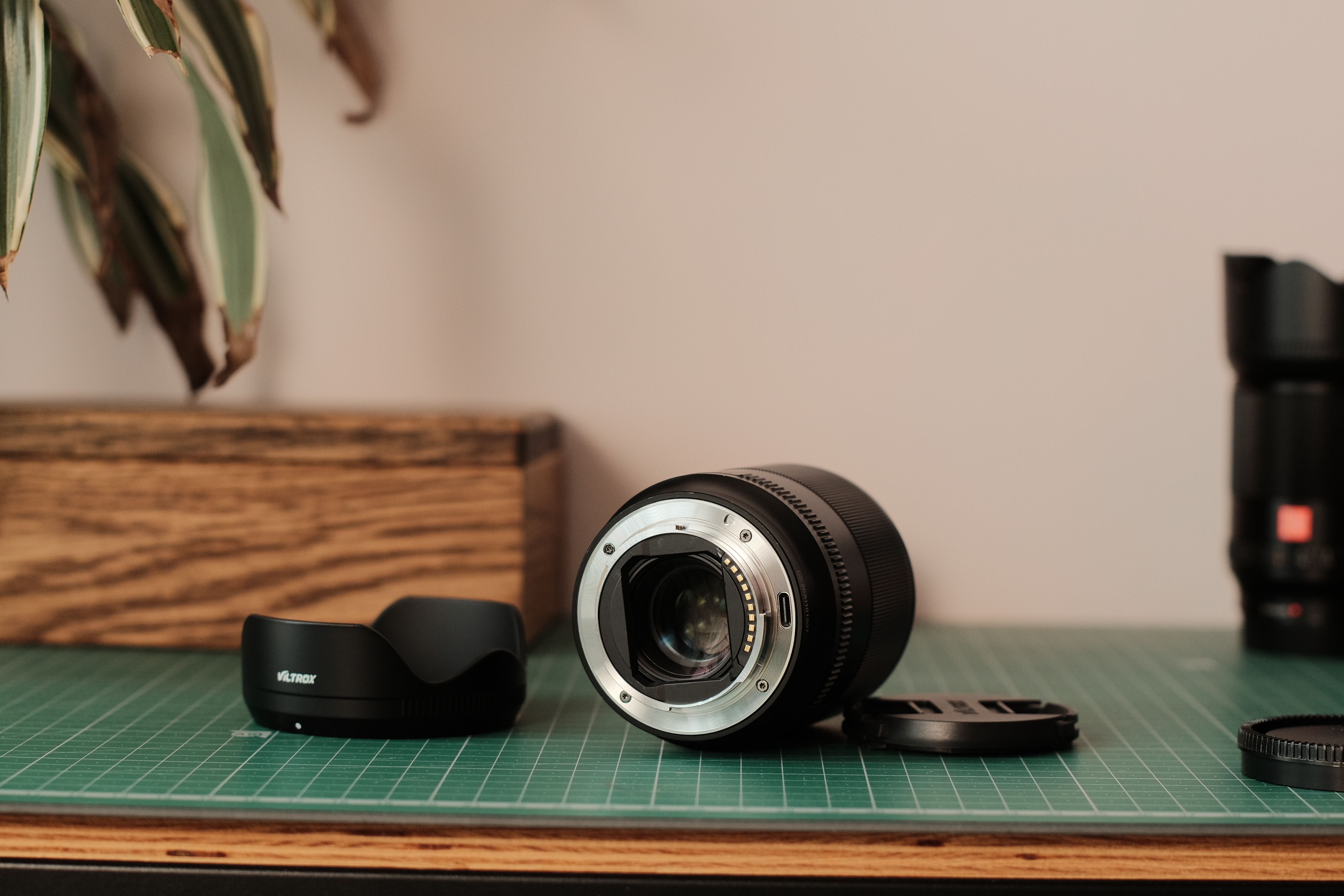 Viltrox 24mm f/1.8 AF + 50mm f/1.8 AF – Sony FE
