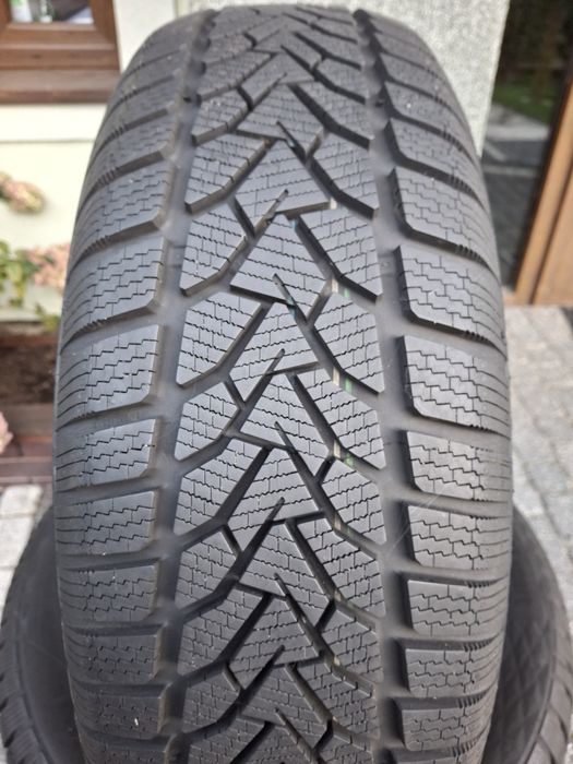 Zimowe 215/65r17  Uniroyal  BEZ ZUŻYCIA Wysyłka, zamiennik 225/60r17