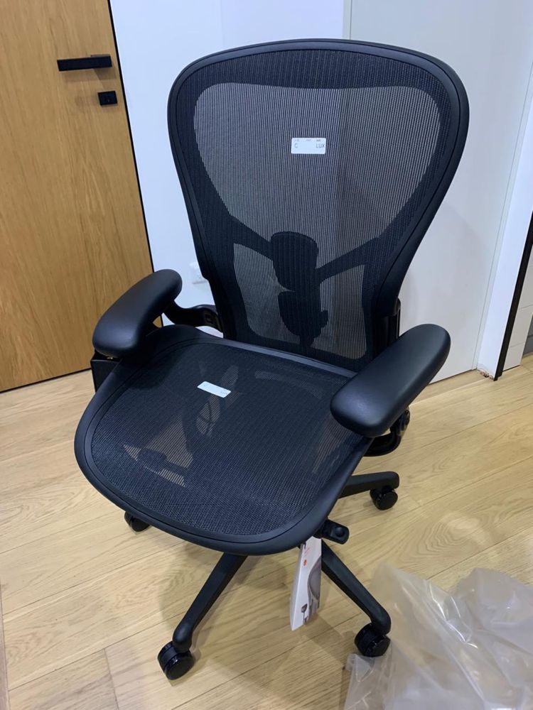 Офісне крісло Herman Miller New Aeron Onyx Black , Size - C