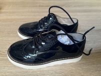 Buty ZARA rozniar 32 z USA - NOWE dla dziewczynki