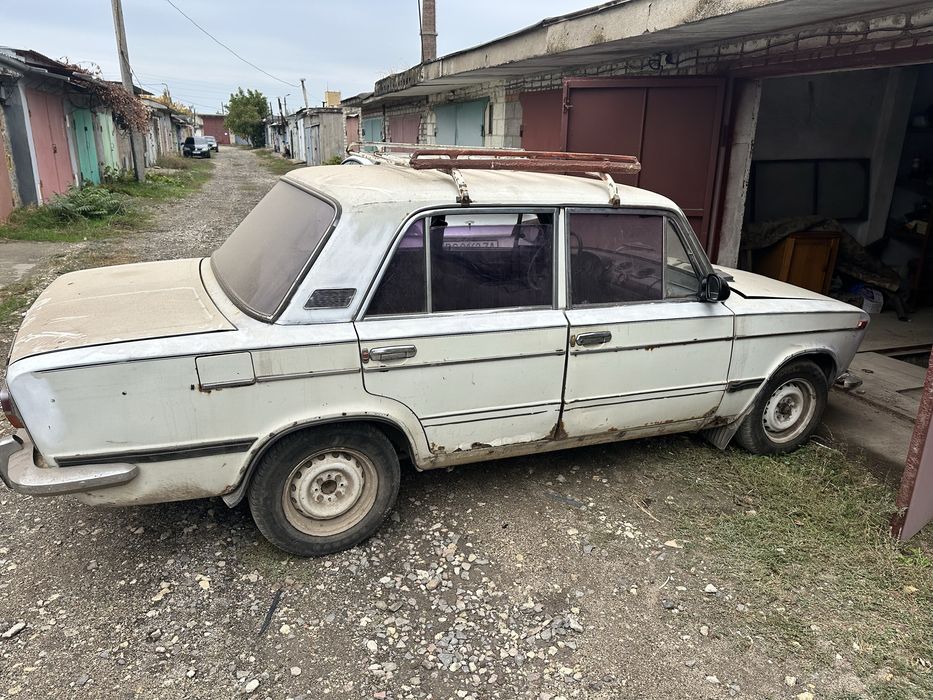 Автомобиль ВАЗ 2103