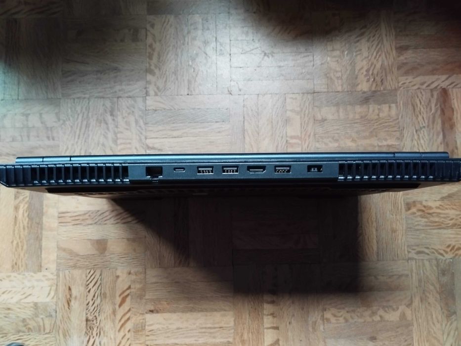 Lenovo Legion 5-15ACH6H para peças.