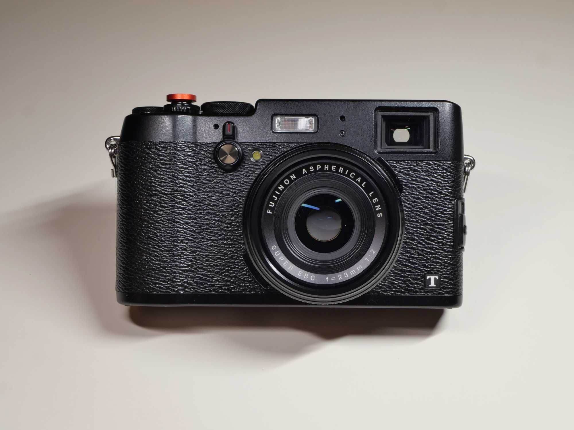 Fuji X100T Preta em Excelente Estado e com Acessórios