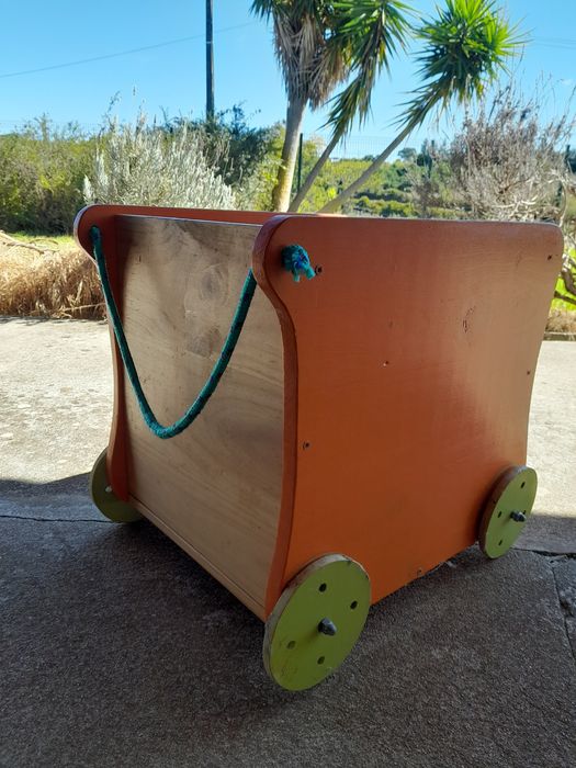 Carrinho guarda brinquedos bebé e criança