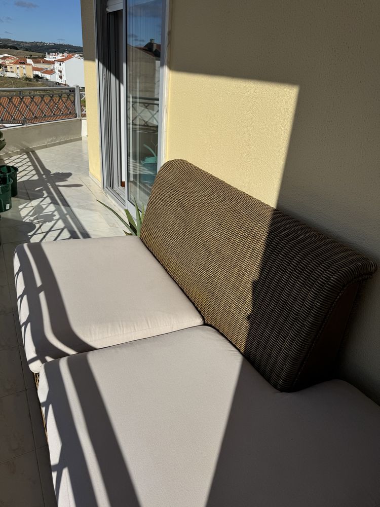 Vendo sofa muito elegante madeira