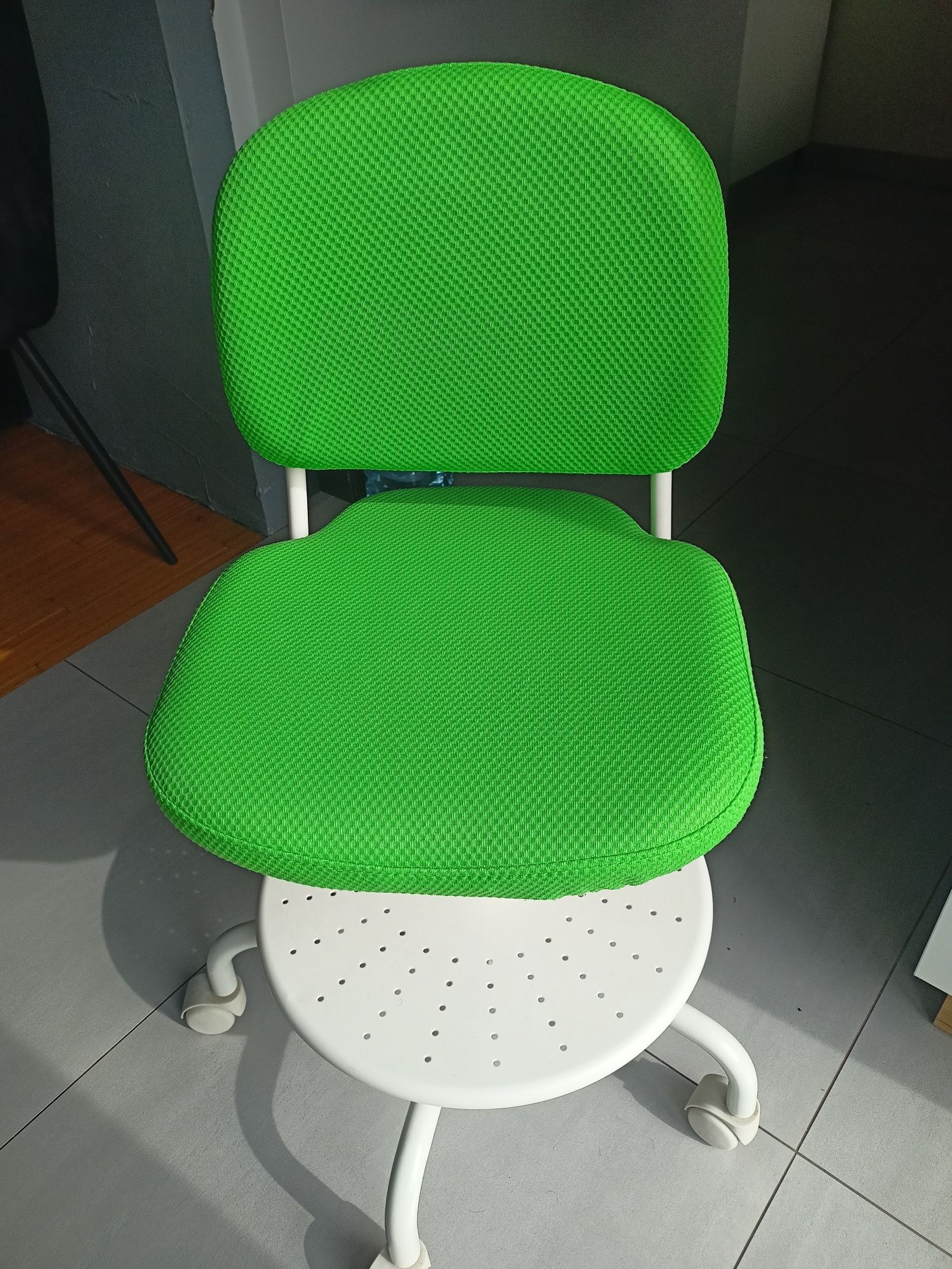 Vimund ikea krzesło do biurka obrotowe dla dziecka
