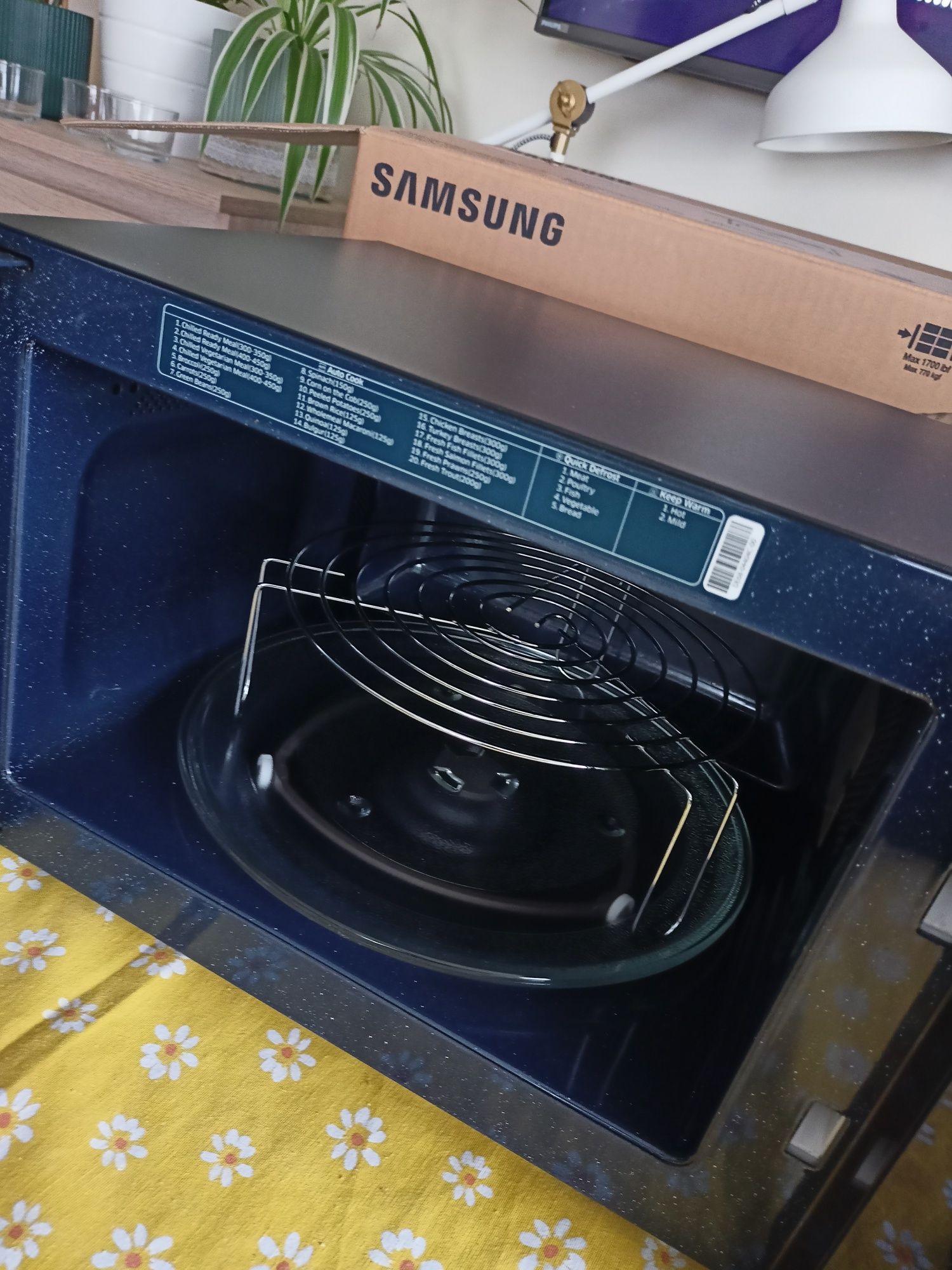 Kuchenka mikrofalowa SAMSUNG MG23K3515AK/EO z grillem 23l mikrofalówka