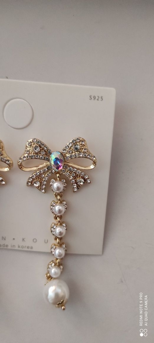 Piękne kolczyki koreańskie , srebrne, wiszące z kryształkami i perełka