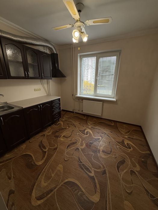 Продаж гарненької  квартири на Митниці