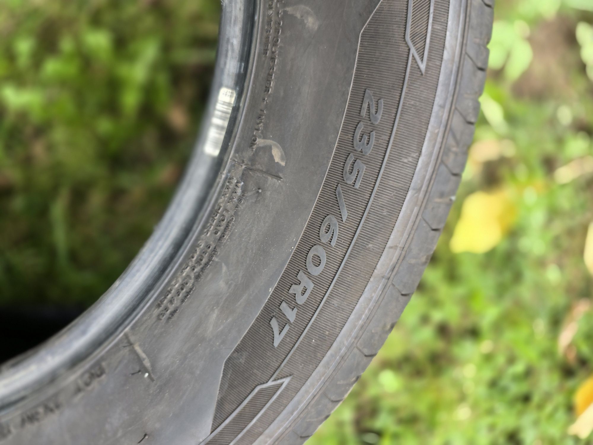 Sprzedam 2 super  opony  idealne do suva busa itp. 235/60/17