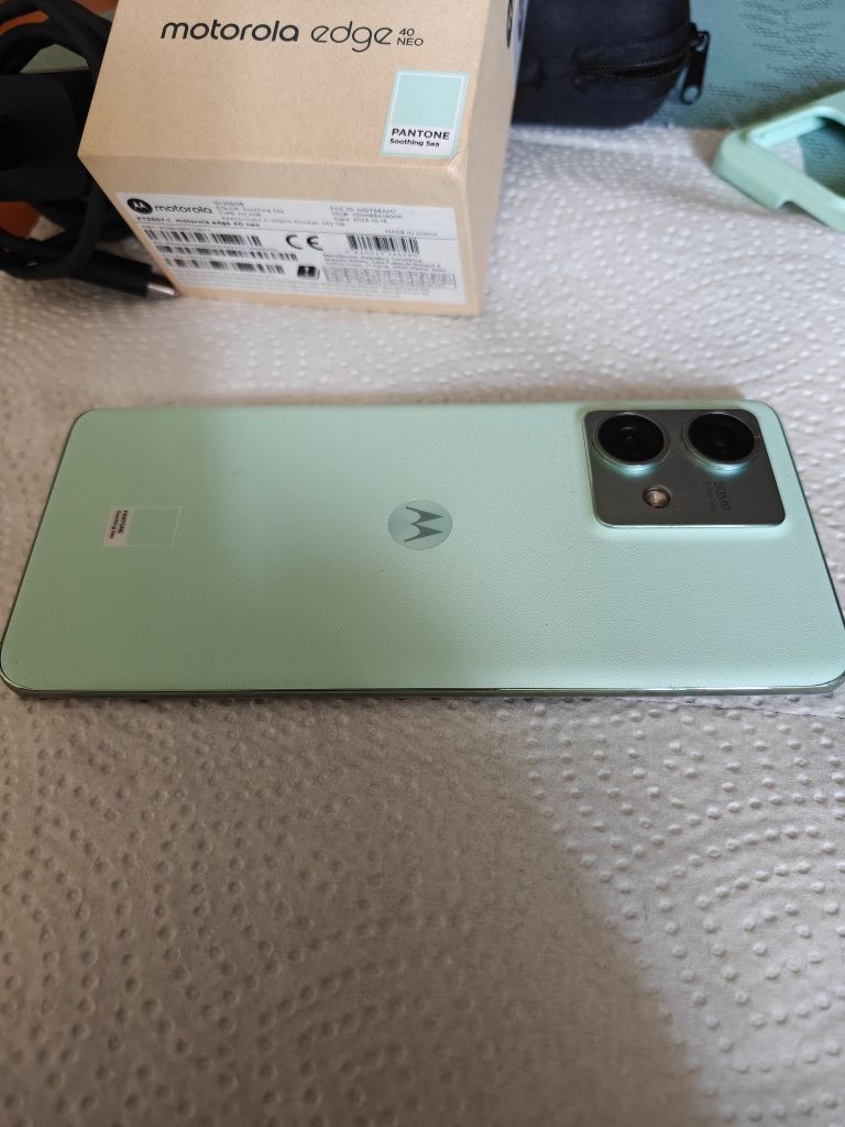 Sprzedam smartfona Motorola edge 40 neo stan bardzo dobry