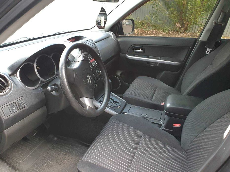 Продам Suzuki grand vitara в отличном состоянии. Газ/бензин
