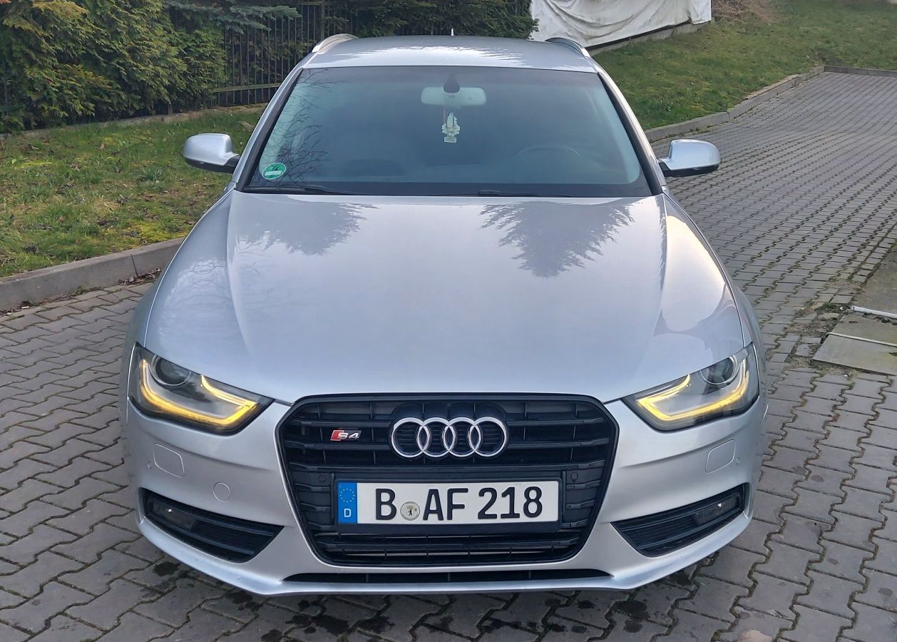 Audi a4 b8 s-line 2.0 tdi