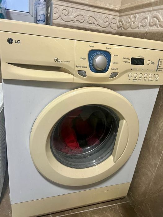 Пральна машина LG в хорошому стані