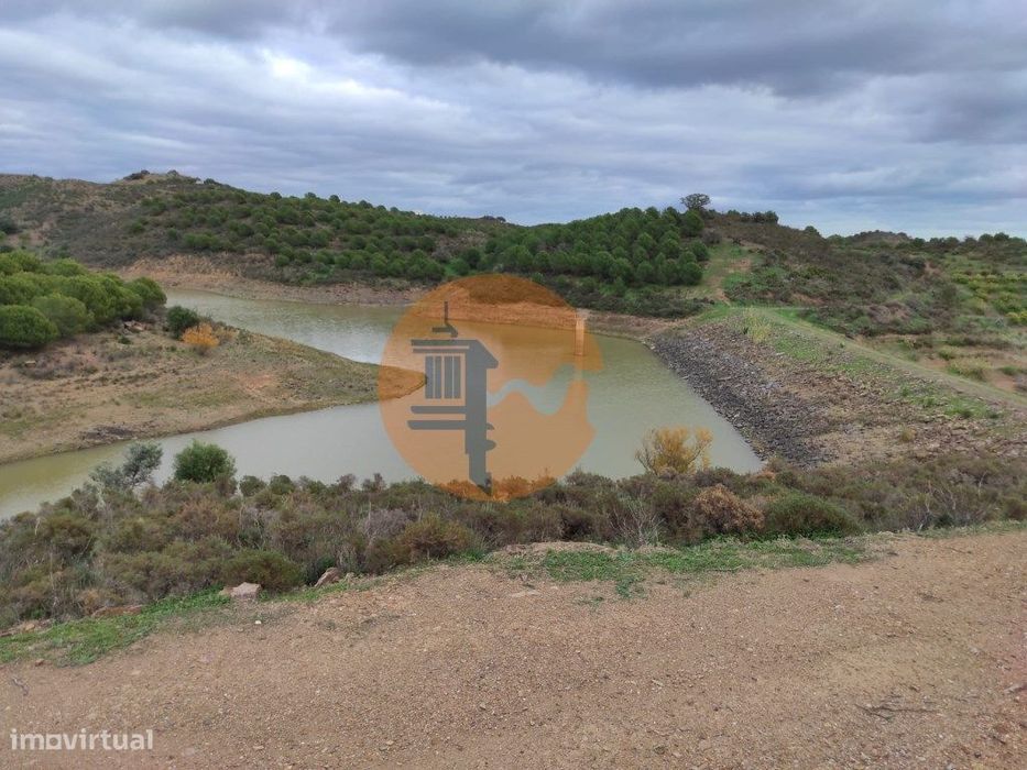 Terreno Com 36.640 M2 - Junto Ao Lago - Possibilidade De Construção...