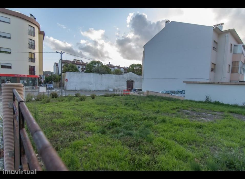 Terreno no centro de Ourém