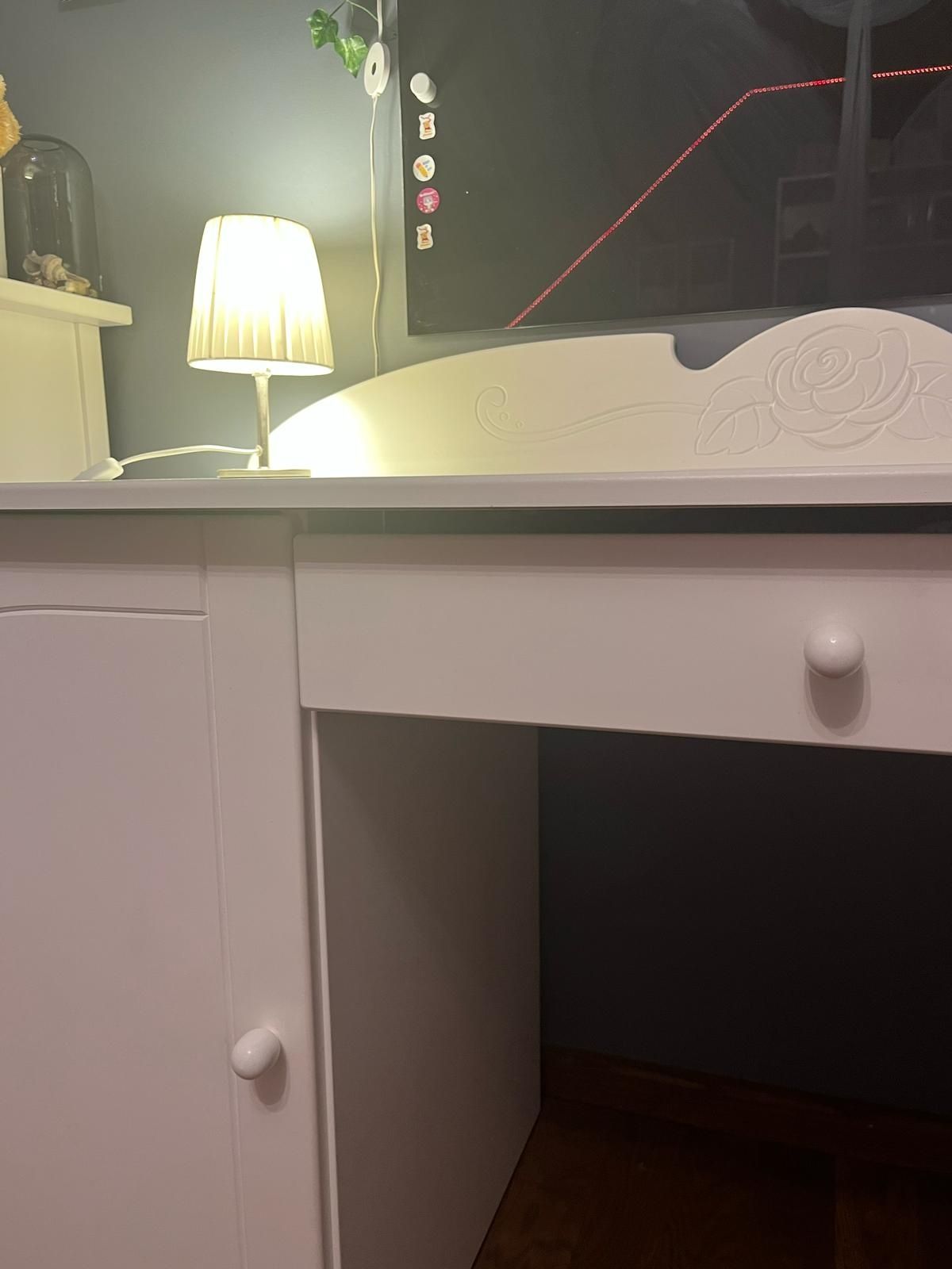 Białe solidne i pojemne biurko Meblik. 145×62x76cm. Piaseczno