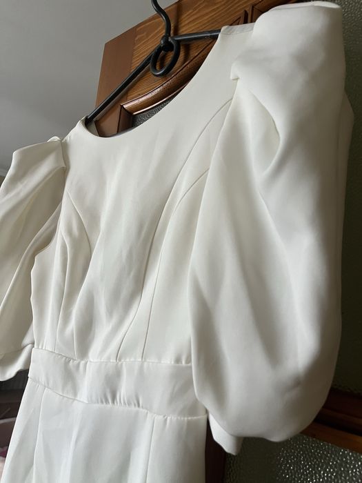 Сукня жіноча молочного кольору