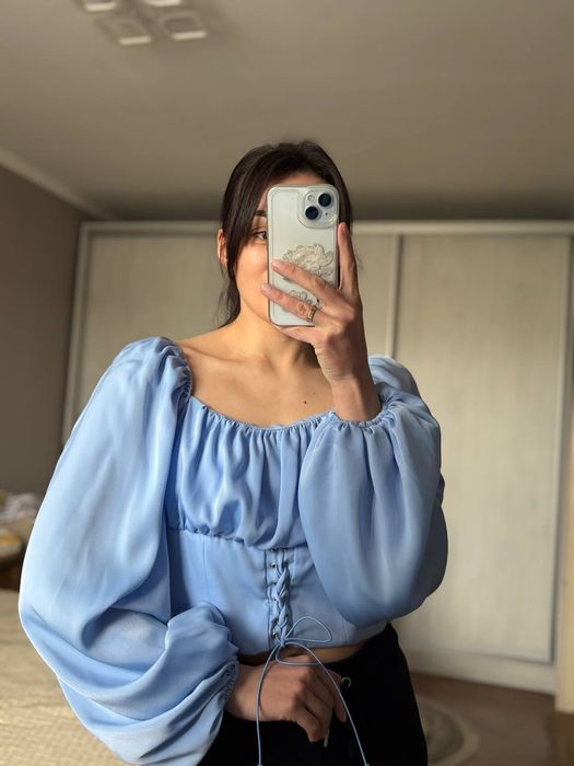 Блузка атласна топ