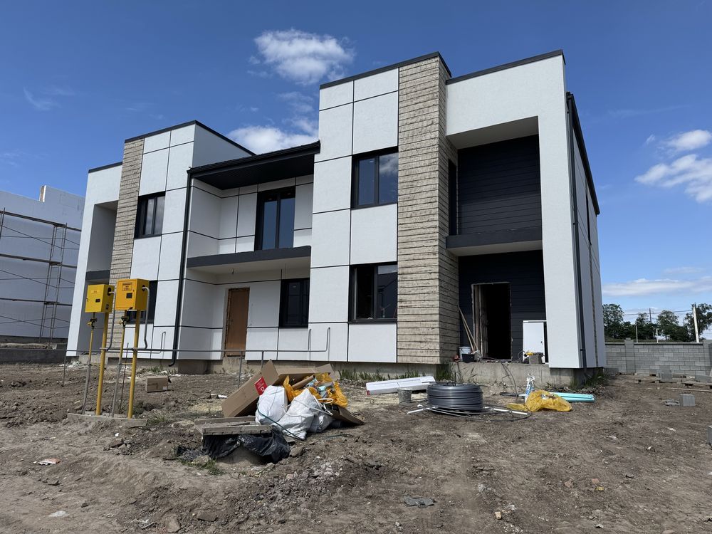 Продам котедж з міськими комунікаціями та газом в р-н Ювілейного