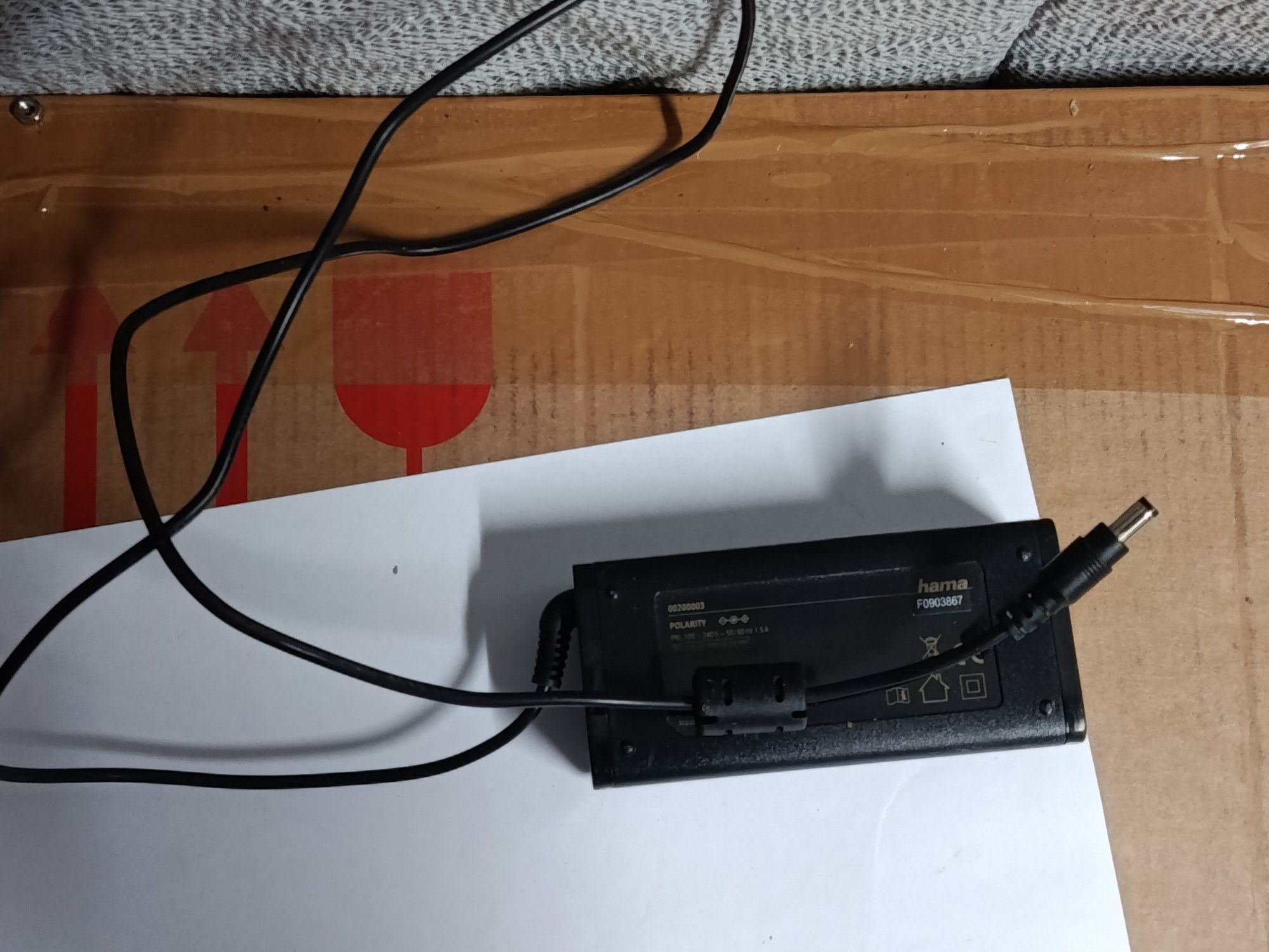 Ładowarka do laptopa Hama 84 - 90w