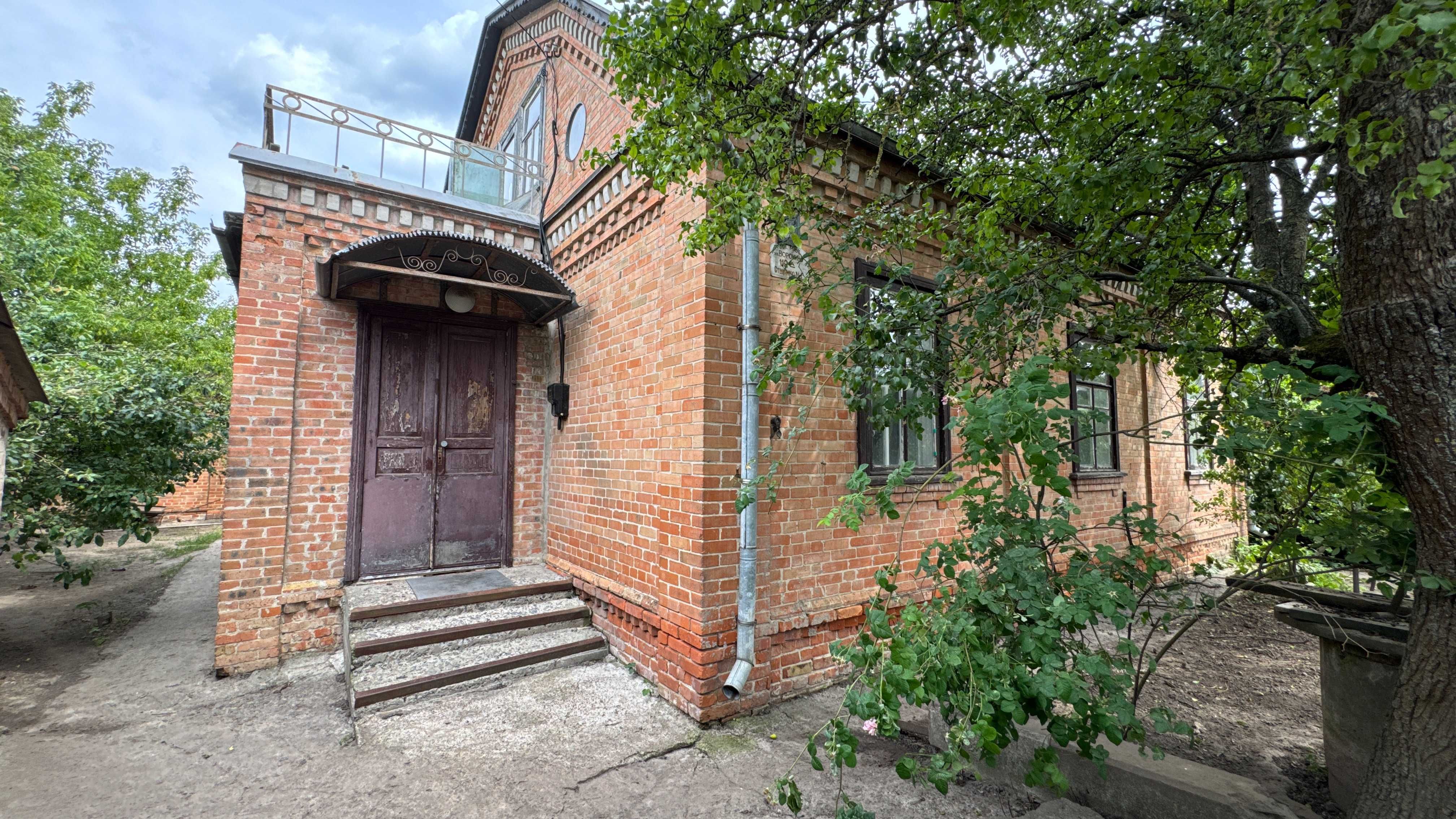 Продається добротний будинок. Від центру міста 4 км. Код №16683
