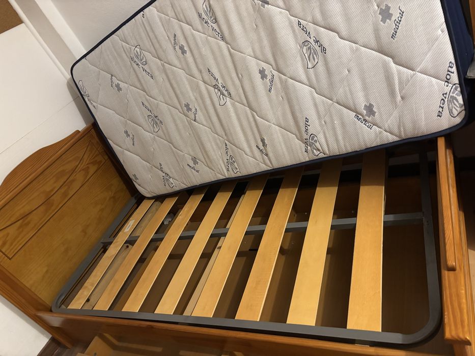 Cama solteira com colchao