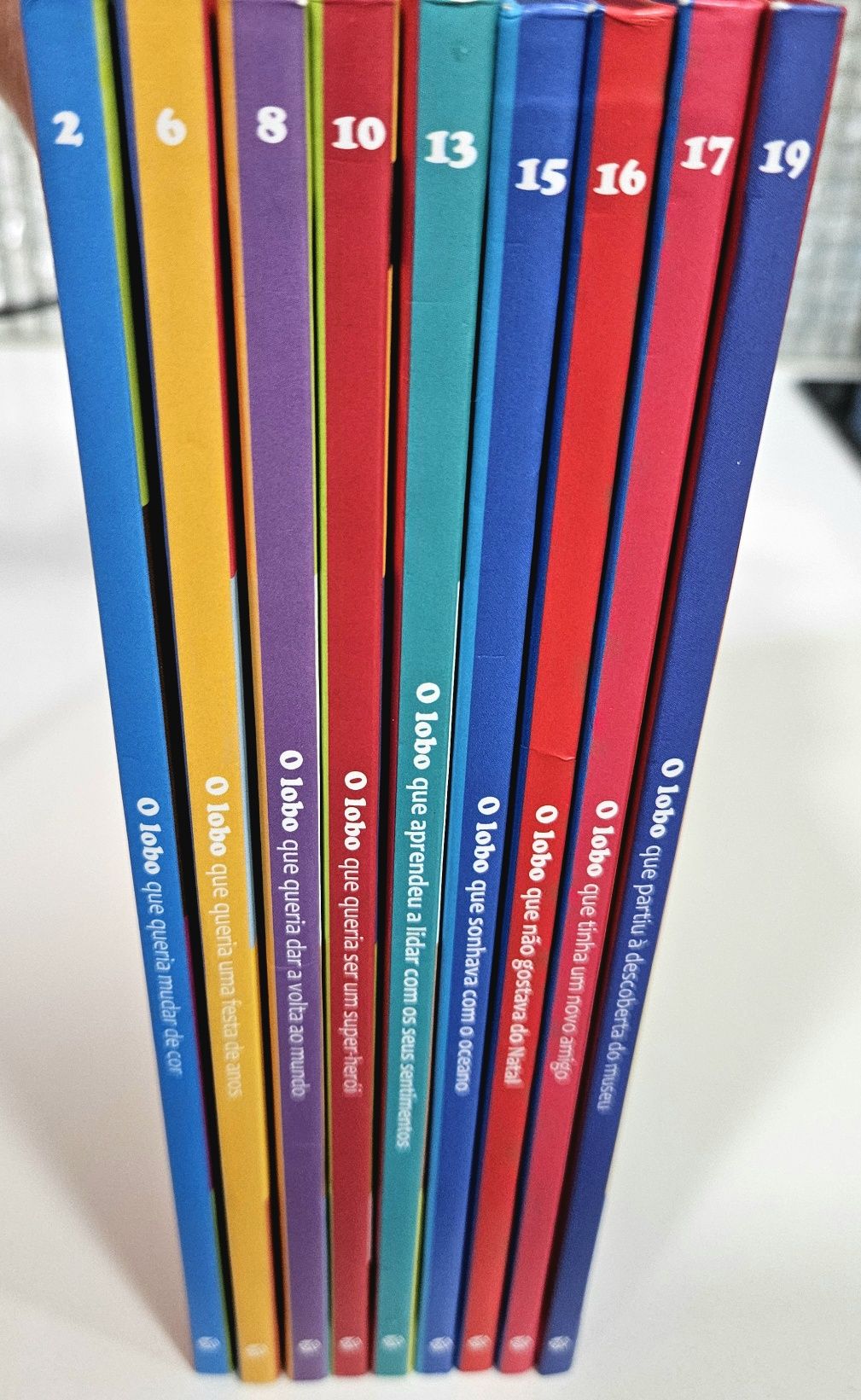 Livros infantis da colecção "O Lobo"