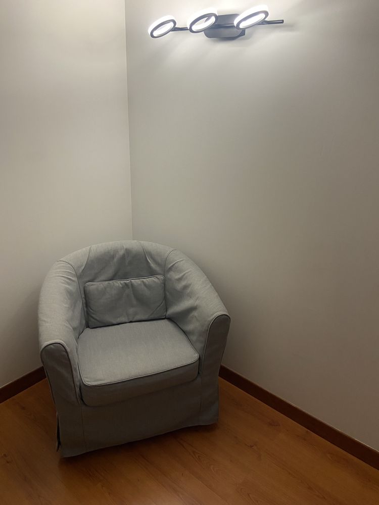 Cadeirão ikea cinzento semi novo