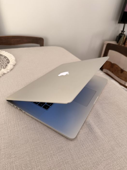 MacBook Pro 15,2 2015 karta graficzna 1TB ssd i7