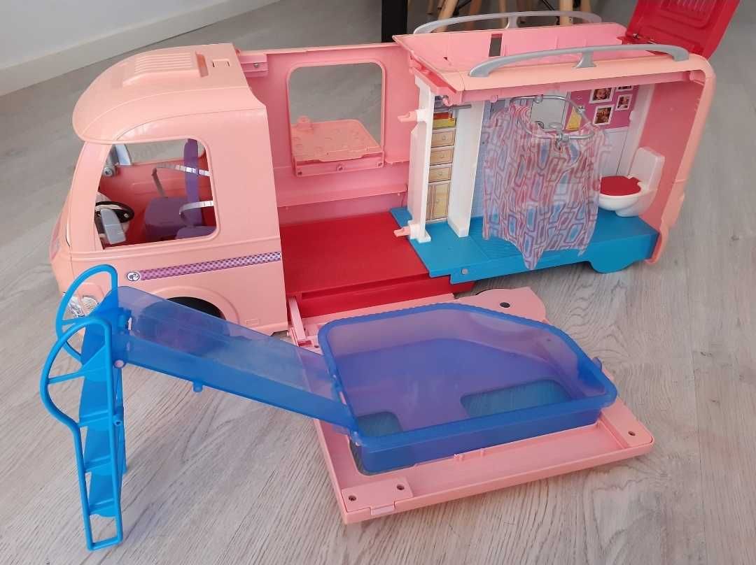 Autocaravana Barbie Mattel