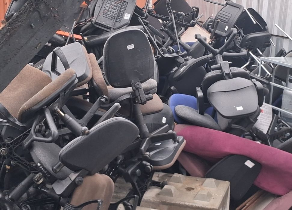 Oddam krzesła obrotowe