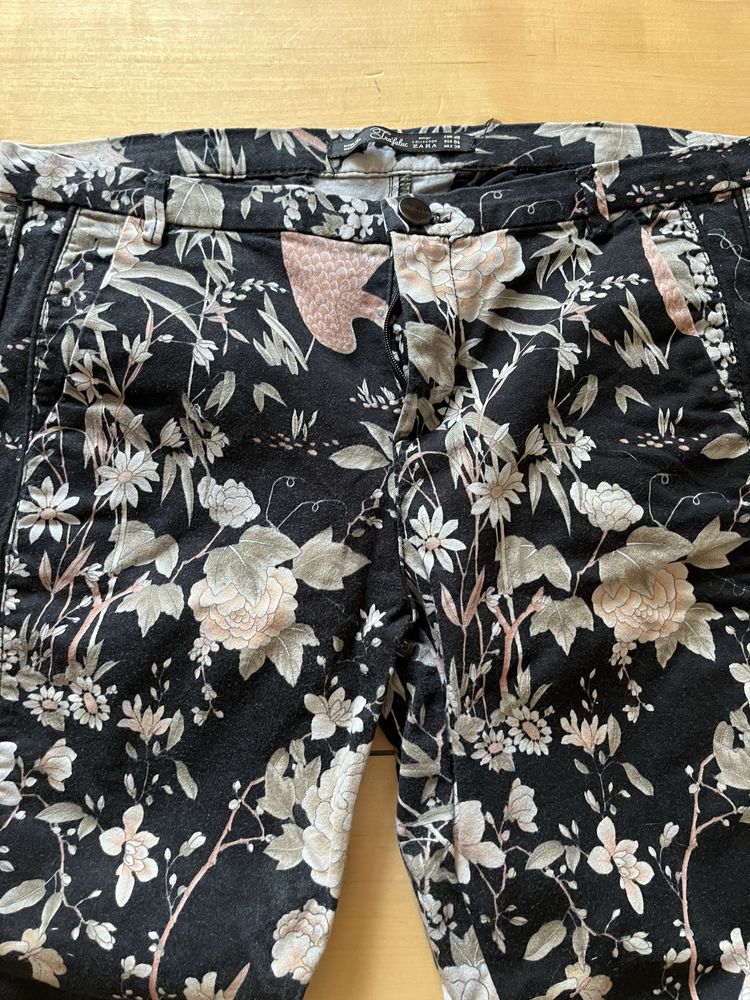 Zara spodnie cygaretki wzory czarne złote vintage L