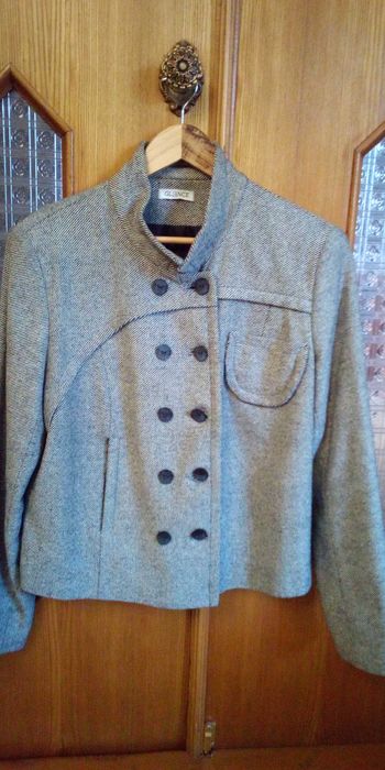 Короткий шерстяной двубортный пиджак