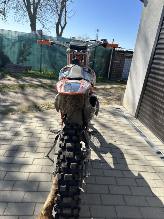 Motor 250 cross.