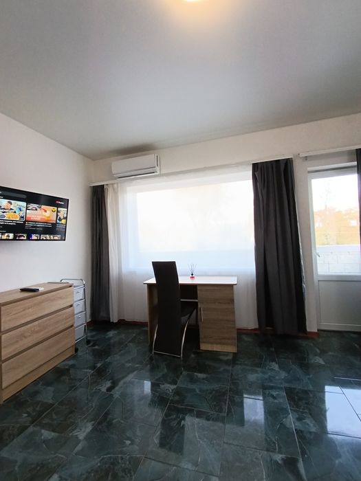 Сдам  двухкомнатную посуточно квартира центр правый берег