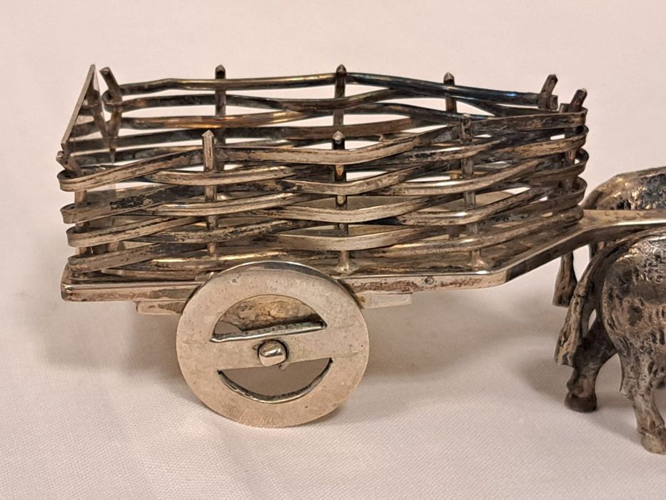 Carro de bois prateado