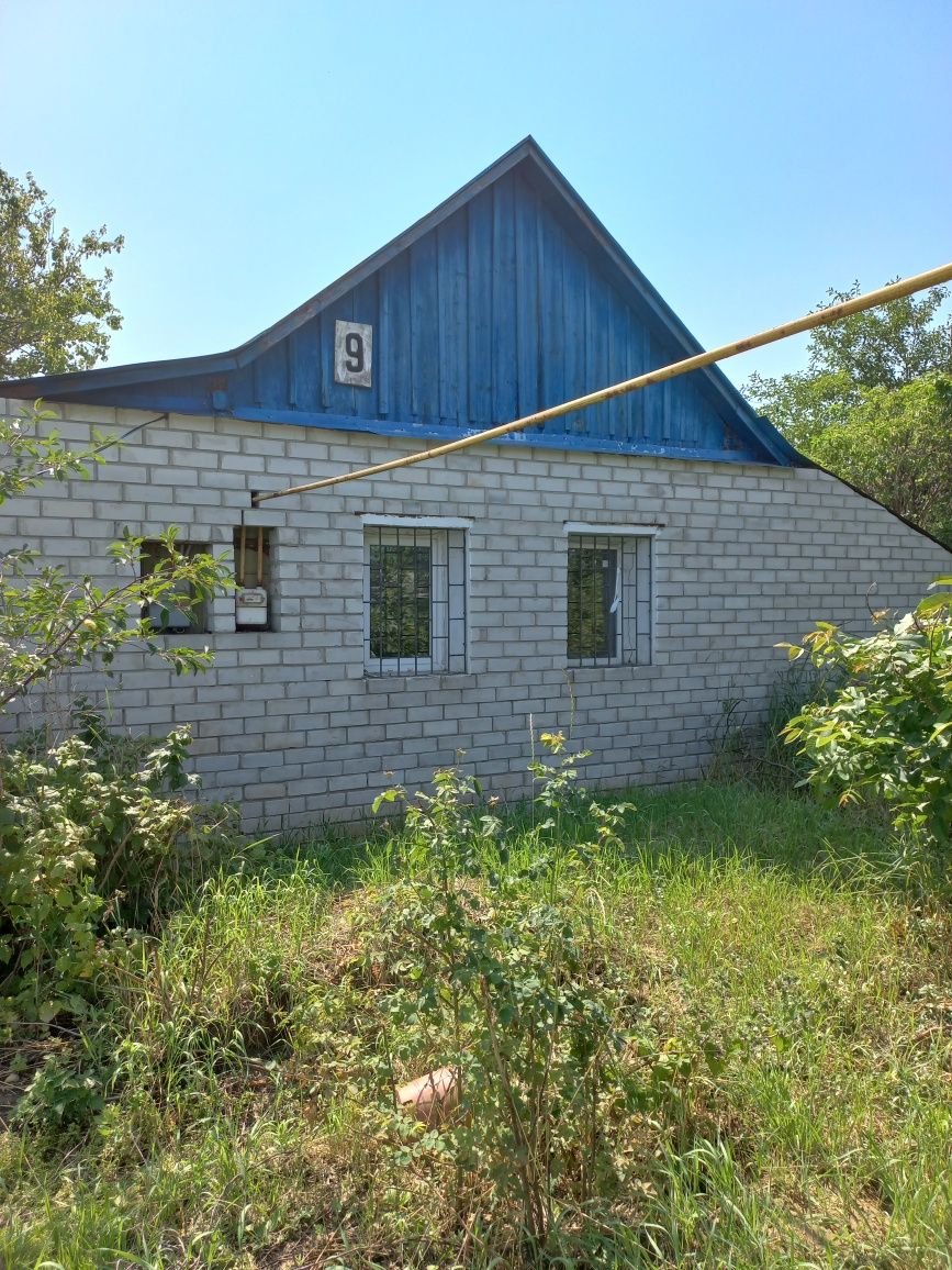 Продам дом  в Люботине с газом и водой
