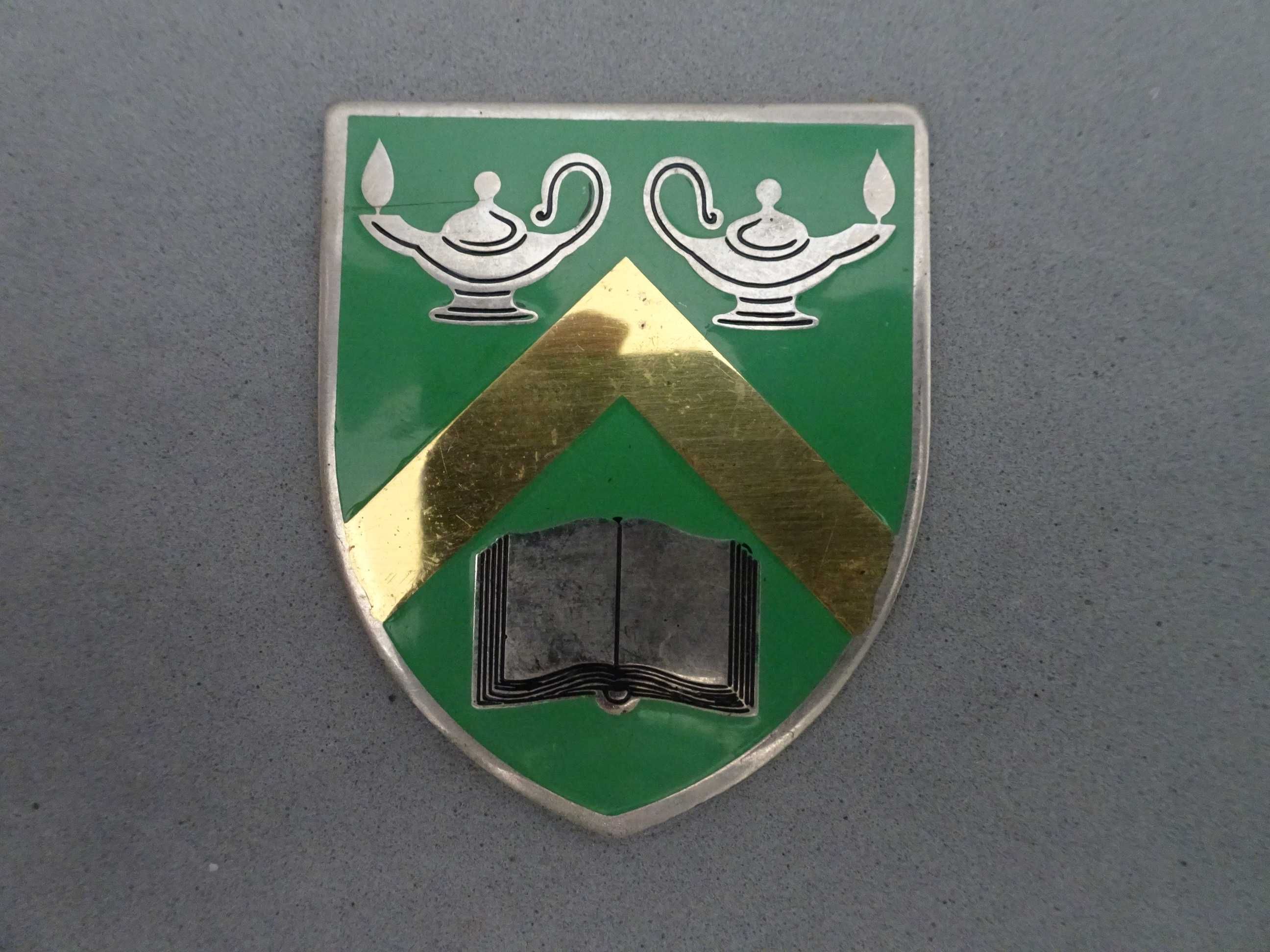 Antigo crachá militar português