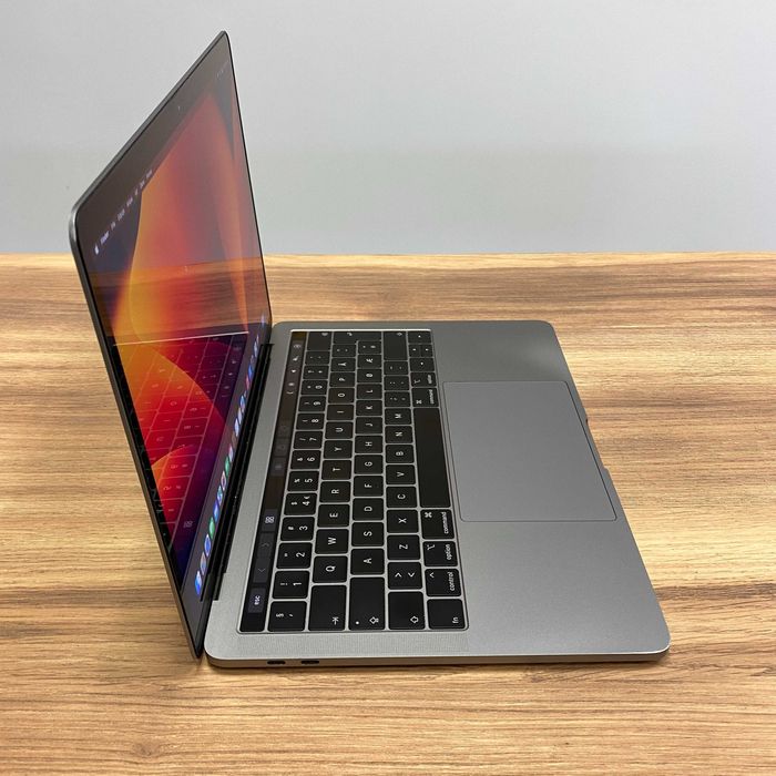 Apple Macbook Pro 13 2019 A1989 i5-8279U 16GB 256GB Space Gr Gwar A-