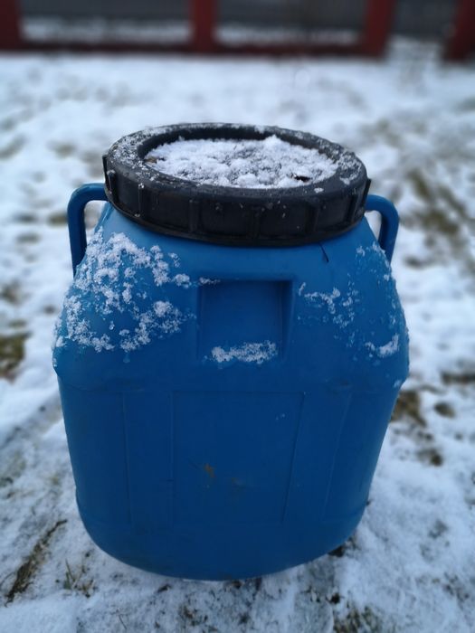 Beczki plastikowe 60 po spożywce do kiszenia kapusty, ogórków, na wodę