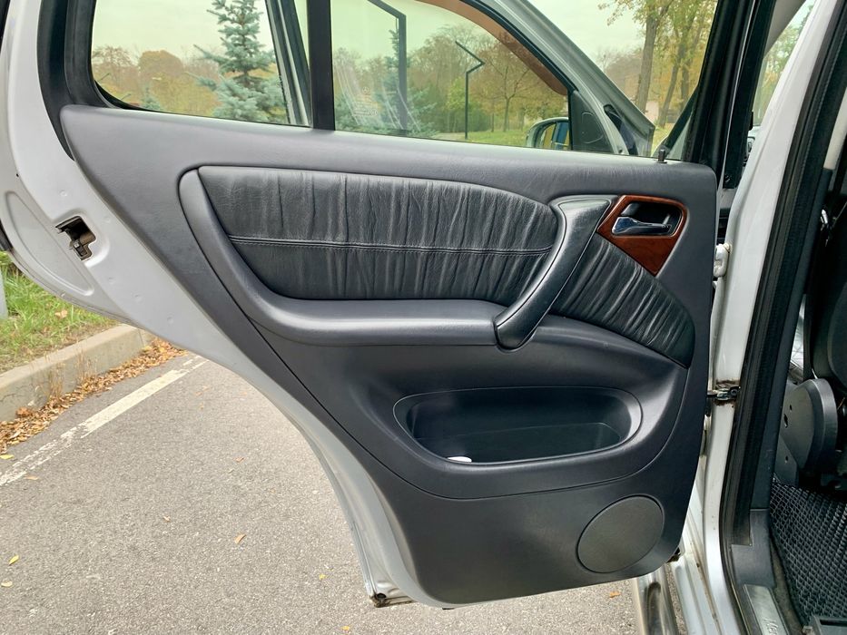 Mercedes Benz W163 ML 350