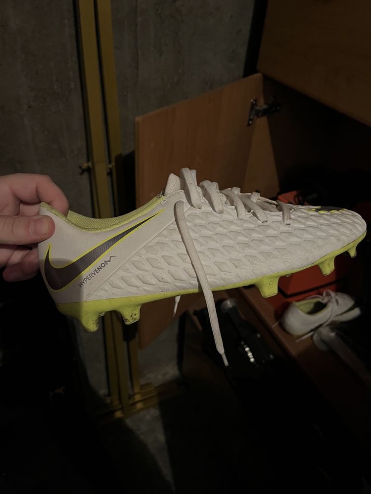 Buty piłkarskie Nike, korki biało zielone.