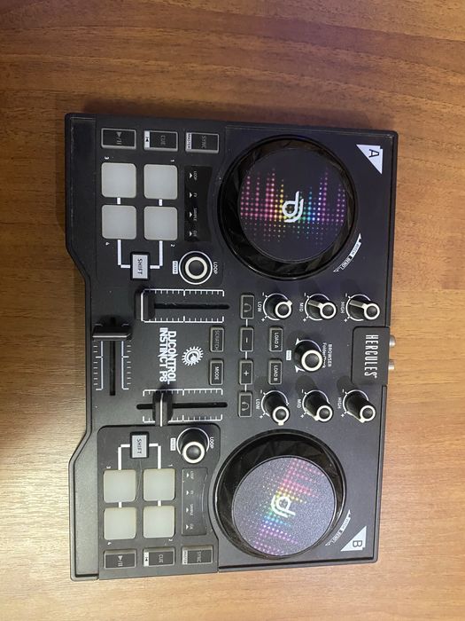 DJ-контролер Hercules DJControl Instinct P8